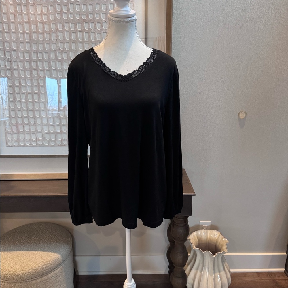 BRAND NEW Women’s Medium LA BAIESO Black Lace Trim Women's Top